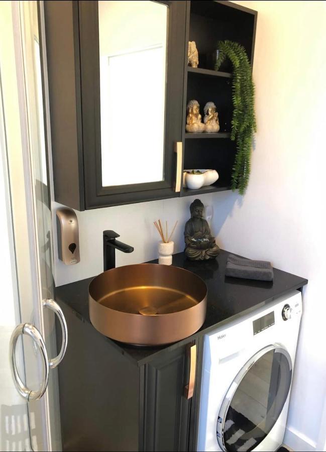 Tiny Home Luxury Farm Escape New Plymouth Egmont Village Extérieur photo